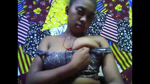 Snapshot of tahiriniah chatting on November 23, 5:57 pm tahiriniah online show from November 23, 5:57 pm