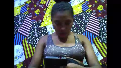 Snapshot of tahiriniah chatting on November 24, 6:07 pm tahiriniah online show from November 24, 6:07 pm