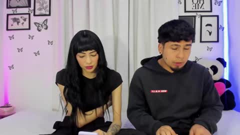 Snapshot of tainy_n_harley chatting on December 22, 4:50 am Liam and Juli online show from December 22, 4:50 am