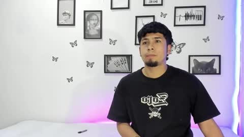 Snapshot of tainy_n_harley chatting on January 4, 4:33 am Liam and Juli online show from January 4, 4:33 am