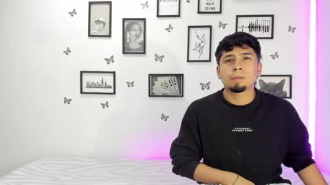 Snapshot of tainy_n_harley chatting on January 18, 7:38 am Liam and Juli online show from January 18, 7:38 am