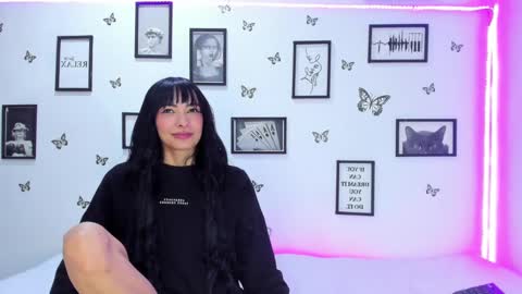 Snapshot of tainy_n_harley chatting on February 1, 7:36 am Liam and Juli online show from February 1, 7:36 am