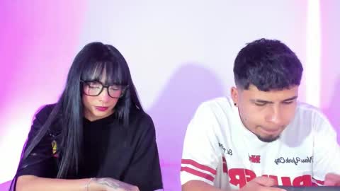 Snapshot of tainy_n_harley chatting on November 8, 5:40 am Liam and Juli online show from November 8, 5:40 am