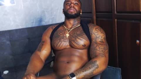 Tairon Tucke online show from December 2, 7:03 am