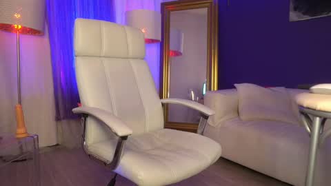 Margo online show from February 9, 4:07 pm