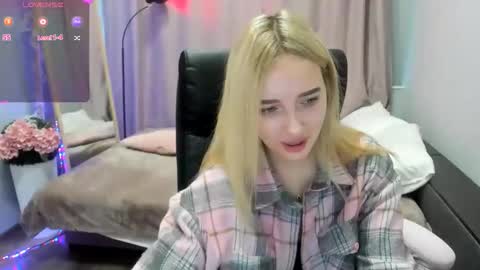 Taisia online show from April 22, 8:06 am