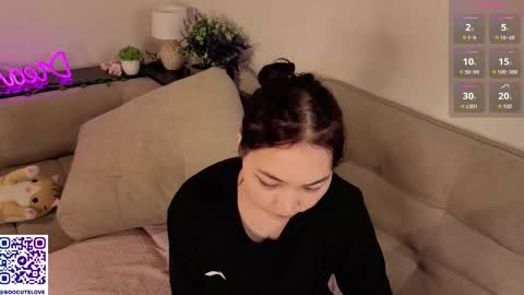 Soo Ying online show from March 2, 5:08 am