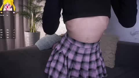 Mia online show from April 24, 1:52 am