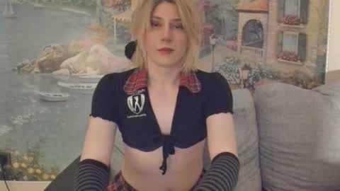 Snapshot of taka_s_paintroom chatting on June 23, 5:44 pm Taka online show from June 23, 5:44 pm