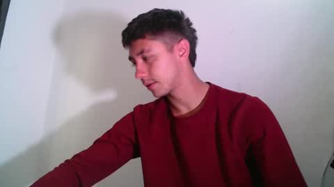 talhi_ online show from December 1, 7:14 pm