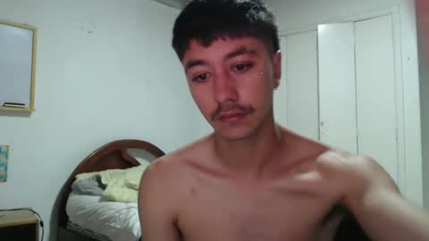 talhi_ online show from December 29, 11:18 pm