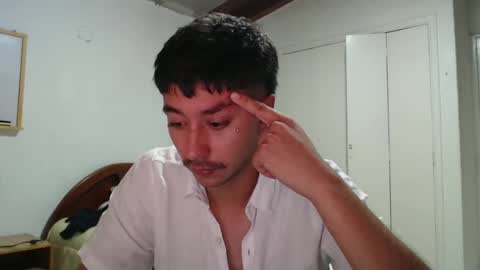 talhi_ online show from December 31, 4:27 am