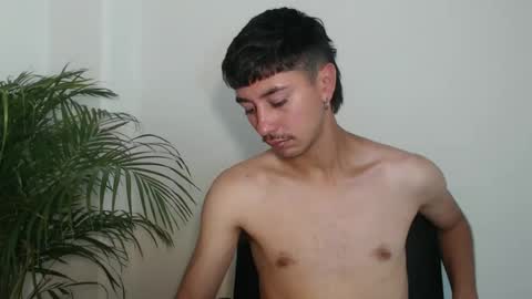 talhi_ online show from October 28, 4:49 am