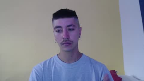 talhi_ online show from November 18, 7:18 pm