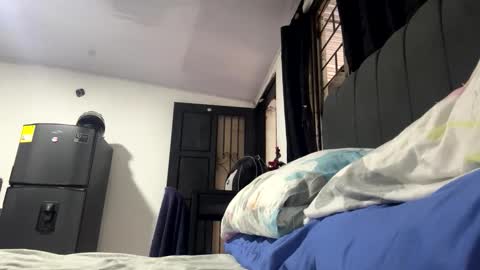 tali  online show from December 4, 11:30 am