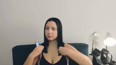 taliasensitive online show from March 18, 8:50 am