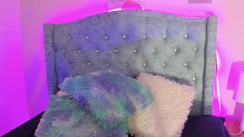 Snapshot of taliaskyx21 chatting on May 6, 3:28 pm Talia Sky online show from May 6, 3:28 pm