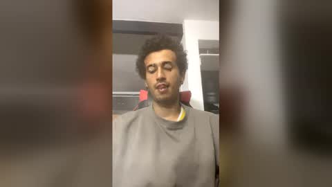 Snapshot of talktome4 chatting on February 19, 9:55 pm talktome4 online show from February 19, 9:55 pm