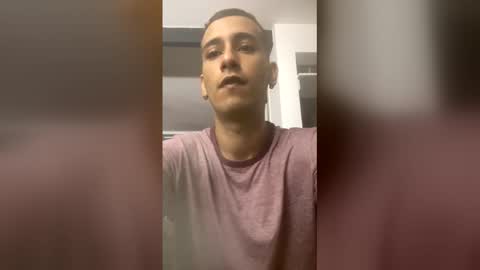 Snapshot of talktome4 chatting on February 25, 1:37 am talktome4 online show from February 25, 1:37 am