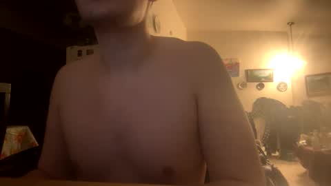 Snapshot of tallhandsomehung69 chatting on October 28, 5:00 am tallhandsomehung69 online show from October 28, 5:00 am