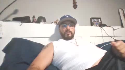 Snapshot of talllatino310 chatting on September 29, 5:01 am talllatino310 online show from September 29, 5:01 am