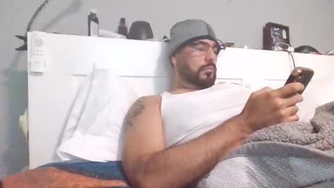 Snapshot of talllatino310 chatting on November 21, 6:39 pm talllatino310 online show from November 21, 6:39 pm