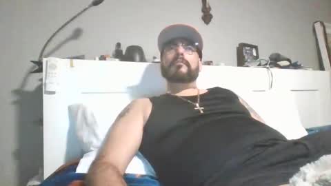 Snapshot of talllatino310 chatting on December 17, 5:13 am talllatino310 online show from December 17, 5:13 am