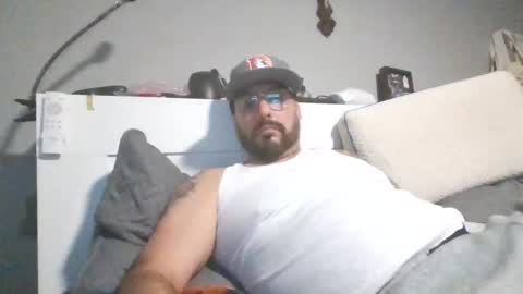 Snapshot of talllatino310 chatting on January 8, 5:43 am talllatino310 online show from January 8, 5:43 am