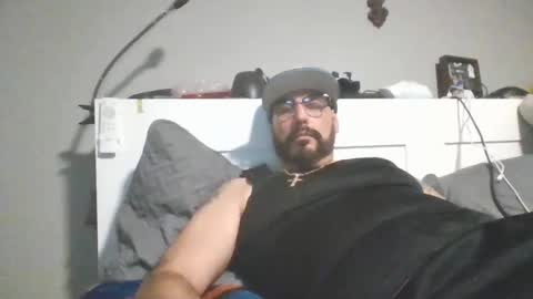 Snapshot of talllatino310 chatting on January 10, 7:10 am talllatino310 online show from January 10, 7:10 am