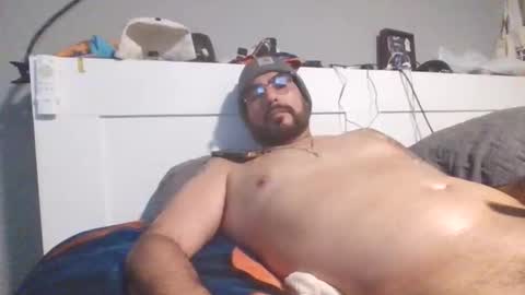 Snapshot of talllatino310 chatting on February 5, 10:36 pm talllatino310 online show from February 5, 10:36 pm