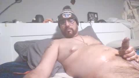 Snapshot of talllatino310 chatting on February 13, 10:11 am talllatino310 online show from February 13, 10:11 am