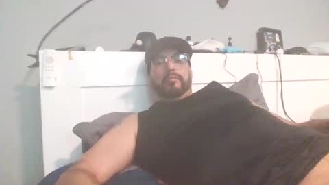 Snapshot of talllatino310 chatting on February 13, 10:17 pm talllatino310 online show from February 13, 10:17 pm