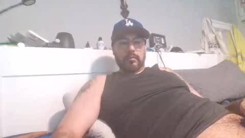 Snapshot of talllatino310 chatting on February 24, 9:35 pm talllatino310 online show from February 24, 9:35 pm