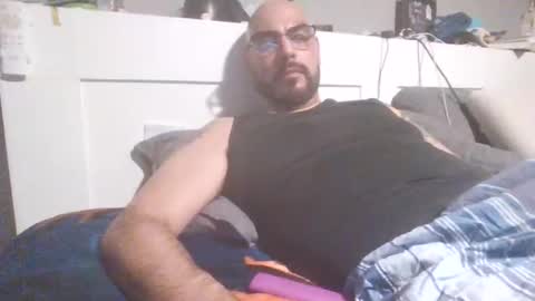 Snapshot of talllatino310 chatting on March 2, 10:11 am talllatino310 online show from March 2, 10:11 am