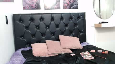 Hi im sara online show from April 15, 1:51 pm