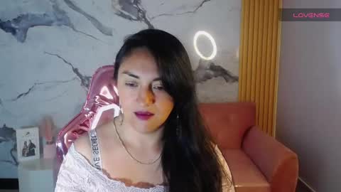 Snapshot of tamara_ch1 chatting on September 28, 12:10 pm tamara_ch1 online show from September 28, 12:10 pm