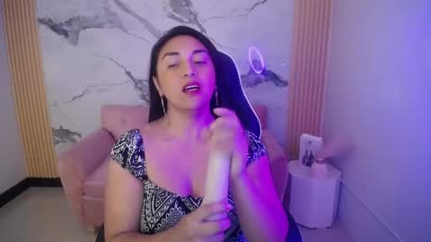 Snapshot of tamara_ch1 chatting on November 11, 3:50 am tamara_ch1 online show from November 11, 3:50 am