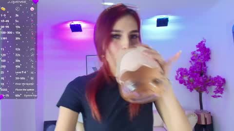 Snapshot of tamara_slimx chatting on April 28, 3:33 am Tamara online show from April 28, 3:33 am
