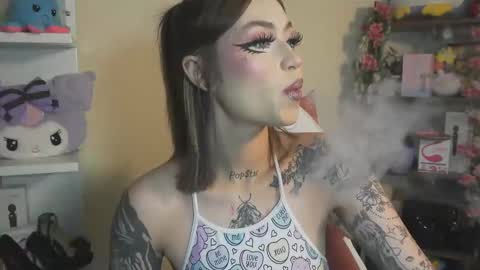 Cami 3 online show from December 9, 5:51 am