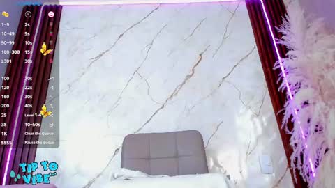 Snapshot of tamarafoxy_ chatting on July 28, 6:20 pm Tamara online show from July 28, 6:20 pm