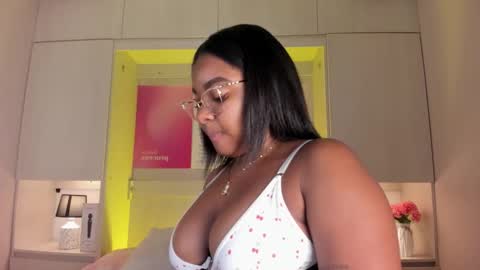 Tami online show from February 3, 7:41 pm