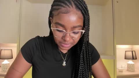 Tami online show from February 25, 7:45 pm