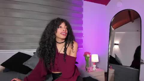 Snapshot of tamia_25 chatting on July 17, 8:24 pm TAMI online show from July 17, 8:24 pm