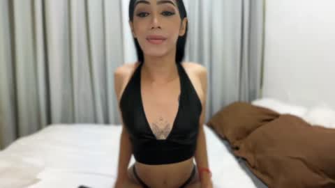 Snapshot of tamira_sassyqueen chatting on July 3, 9:59 am Kylie online show from July 3, 9:59 am