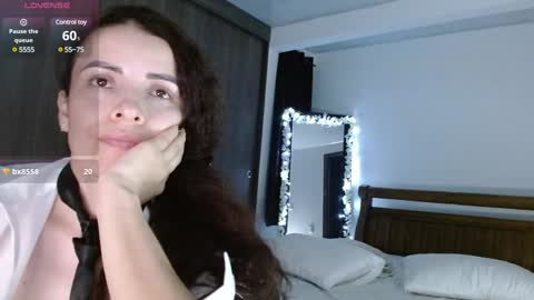 Snapshot of tammylatina1 chatting on December 10, 5:07 am Tammy online show from December 10, 5:07 am