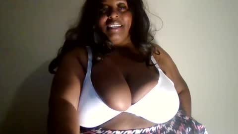 Snapshot of tamyajay chatting on December 13, 3:32 pm Tamya Jay online show from December 13, 3:32 pm