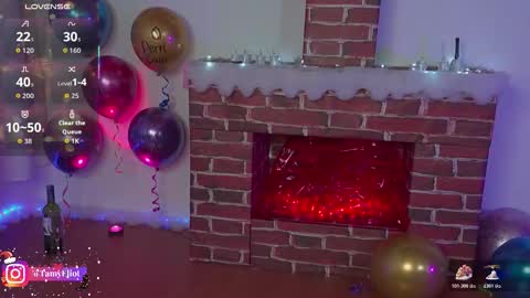 Snapshot of tamyeliot chatting on December 4, 2:32 am Tamy online show from December 4, 2:32 am