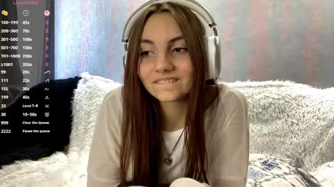 Alice online show from April 23, 12:29 pm