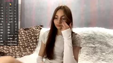 Alice online show from April 24, 4:31 pm