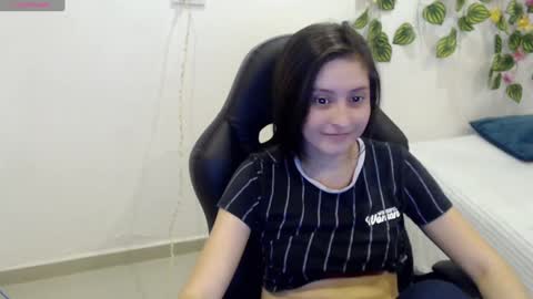 Snapshot of taniadevil_69 chatting on December 17, 8:10 pm Tania  online show from December 17, 8:10 pm